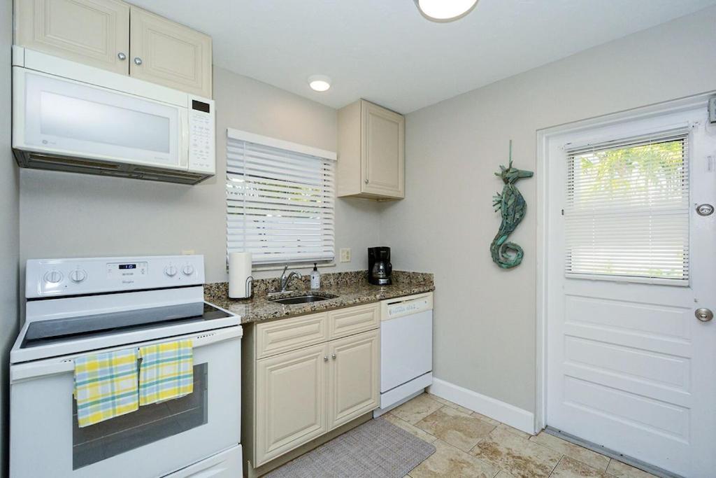 Canal 309 - Right In Siesta Key Village! Kültér fotó